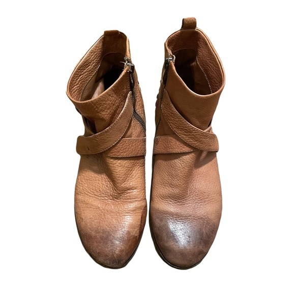 VINCE CAMUTO Tan Distressed Ankle Boots with Studs & Buckled Straps - Size 9.5 B - Picture 2 of 6